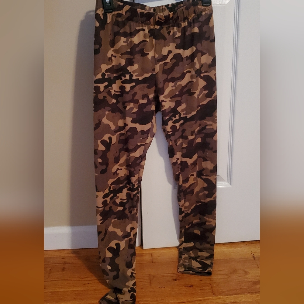 Camo leggings, women’s